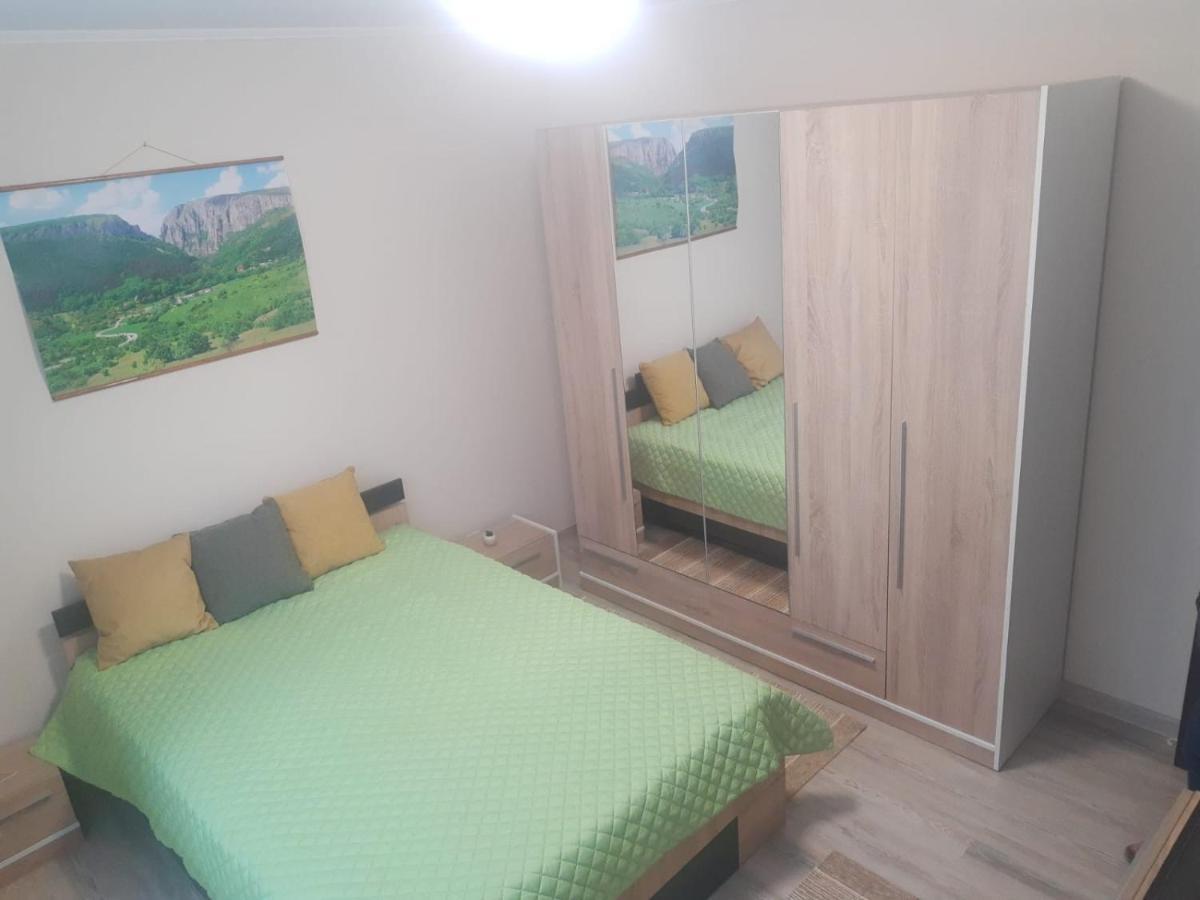 Zoldrebi Apartment Turda Exterior photo